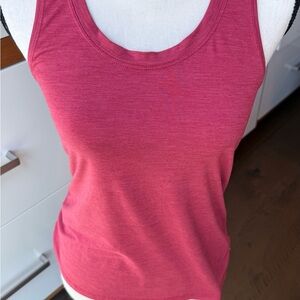 Vuori Heather Raspberry Tank Top - Sleeveless Scoop Neck